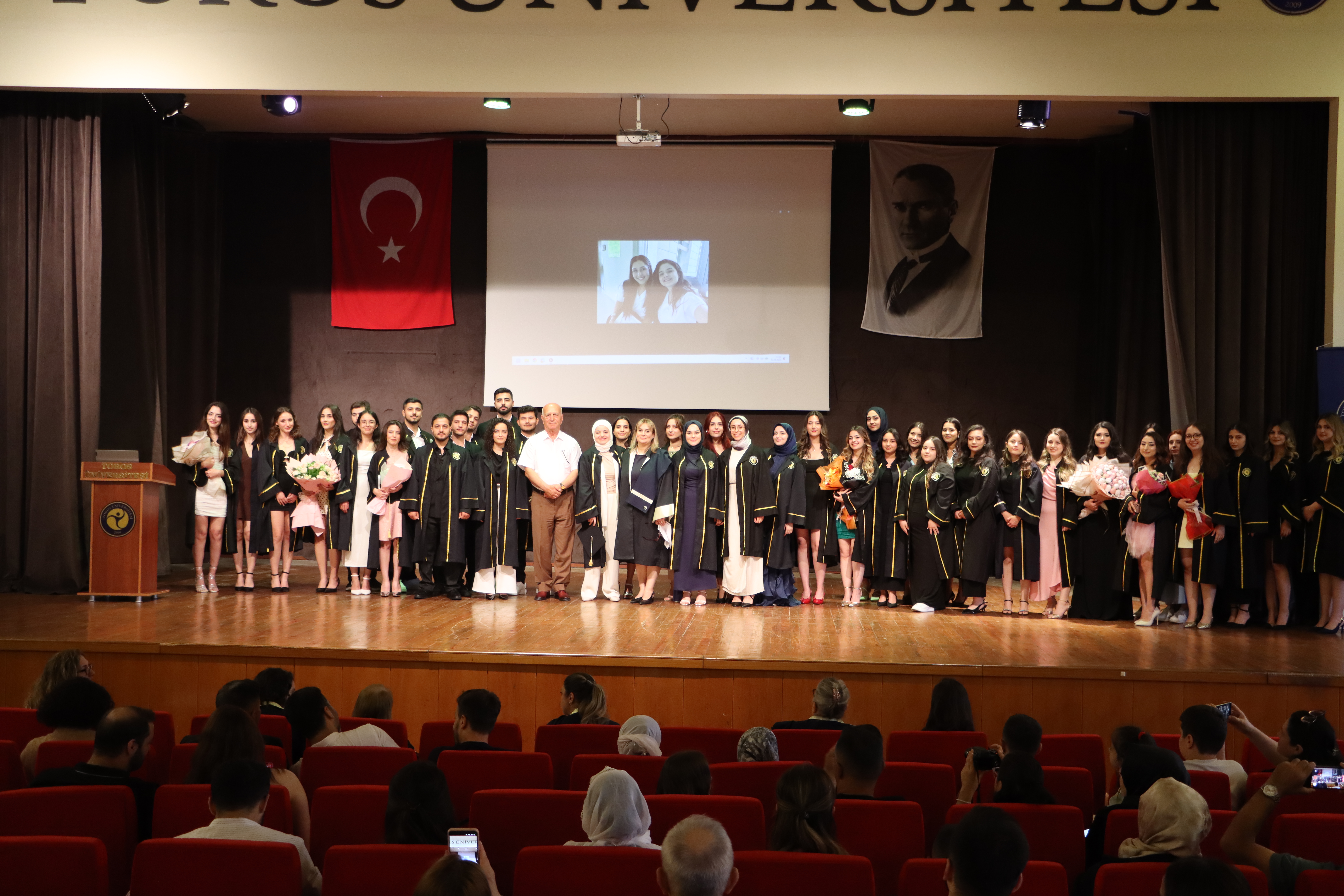 GELECEĞİN HEMŞİRELERİ YEMİN EDEREK MESLEĞE ADIM ATTI